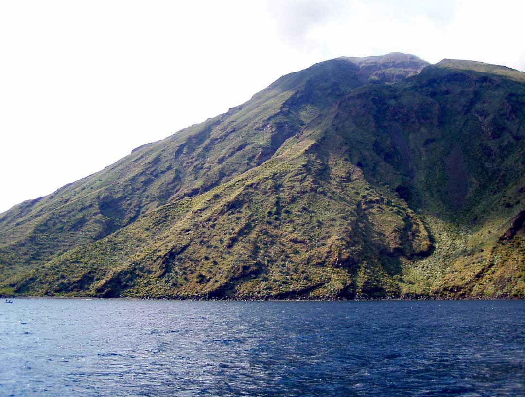WEB-Region-Sizilien-Stromboli-gruenerHang-MG