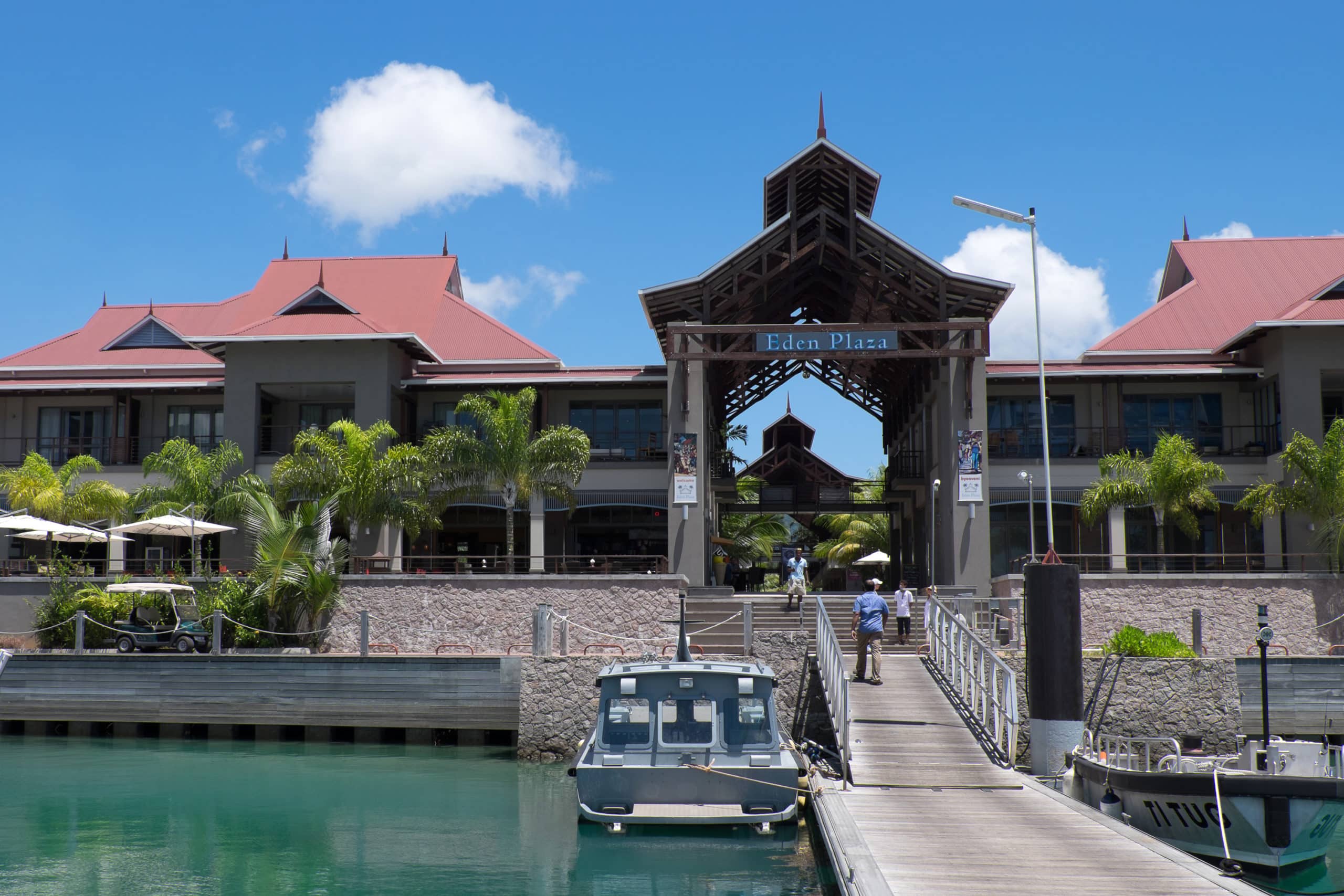 WEB-Seychellen-2022-Mahe-EdenIslandMarina