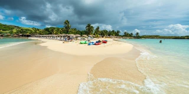 DYC-St-Barth-Beach