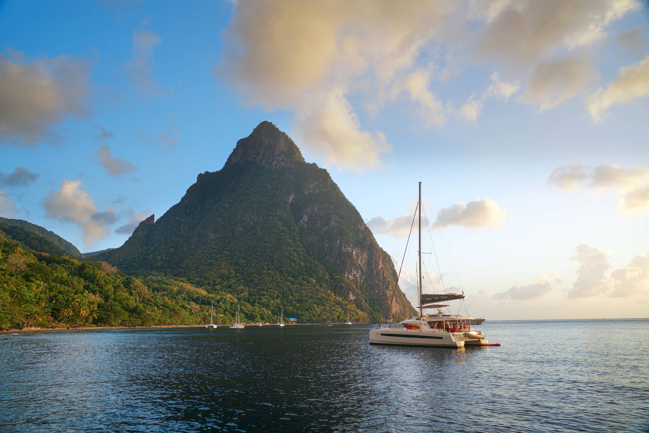 DYC-Grenadiens-StLucia-Pitons